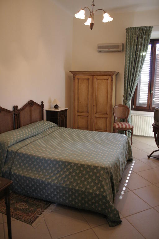 Agriturismo Antico Leccio Hotell Gioia Del Colle Rum bild