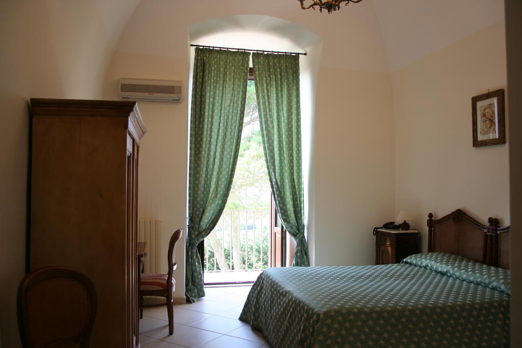 Agriturismo Antico Leccio Hotell Gioia Del Colle Rum bild